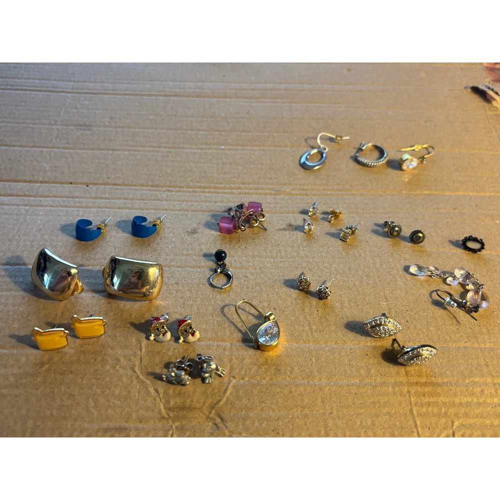 Vintage Random Mixture Of Pierced Earrings - Lot Santa Frogs Etc..